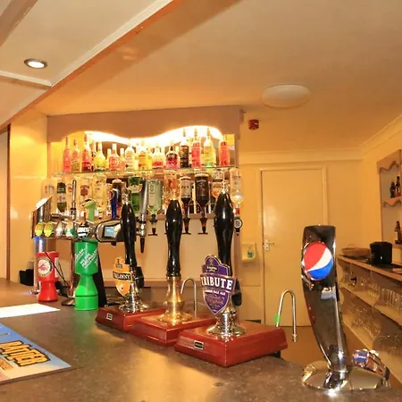 Apartment One Bedroom With Balcony At Colliford Tavern & Site